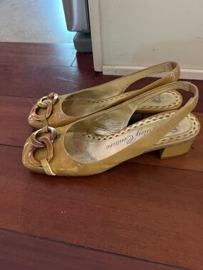 Juicy Couture,Yellow Sling back pump